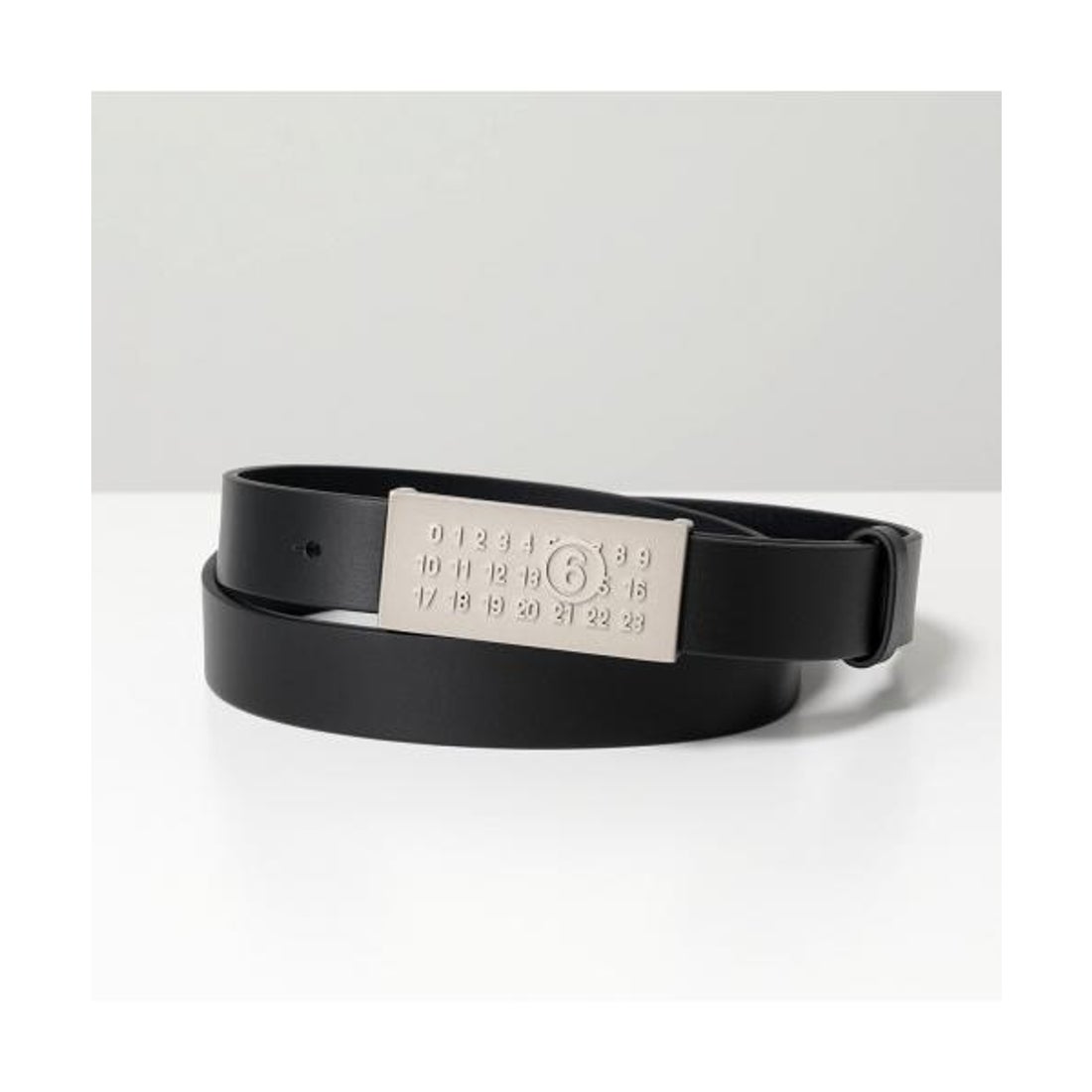 黒M新品 メゾン マルジェラ カレンダーロゴ 刺繍 スウェット シャツ ブラック メゾンマルジェラ Maison Margiera S30GU0116カレンダーロゴ刺繍オーバーサイズスウェット の買取価格実績ブランド買取のRINKAN