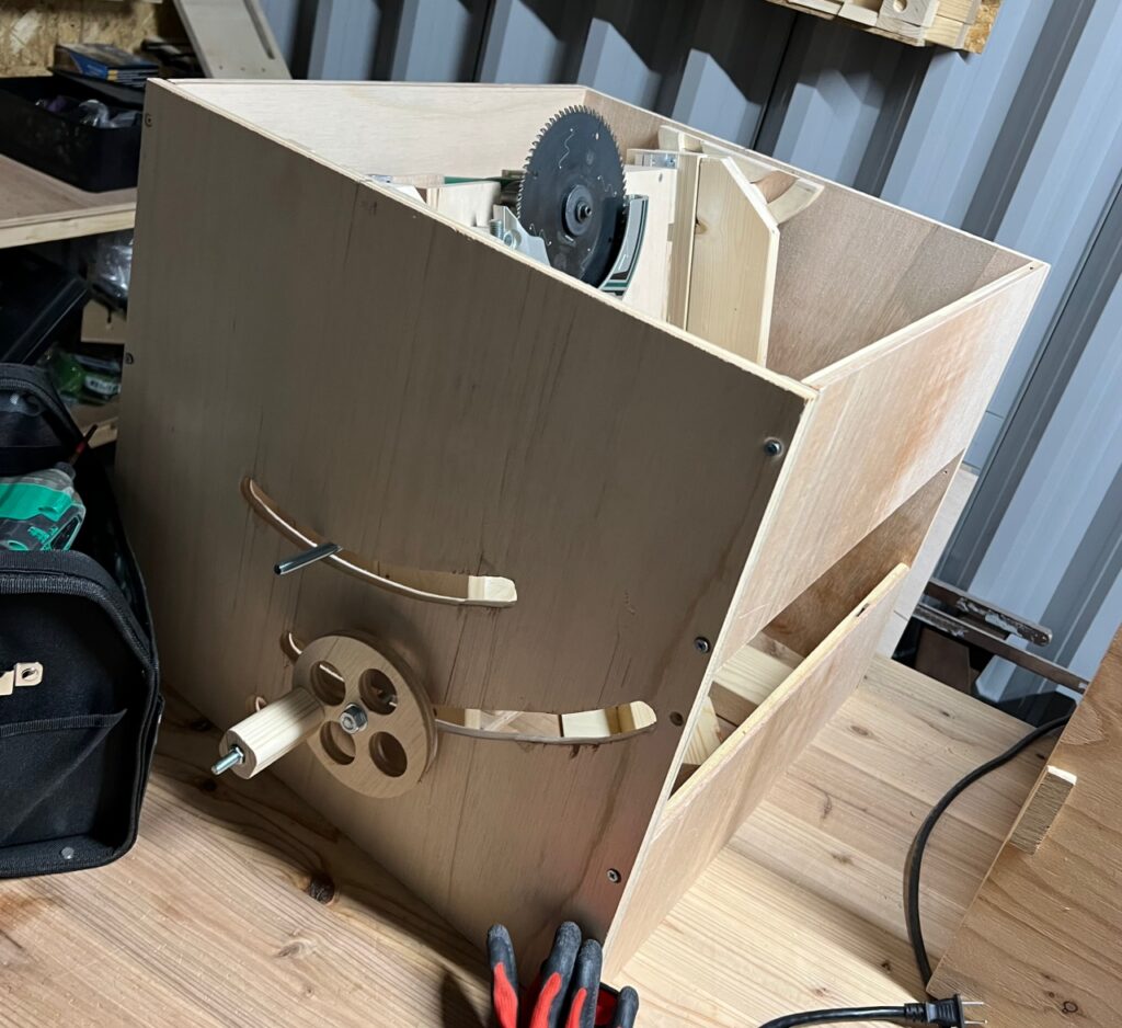 木工DIY 自作のテーブルソー用にツーバイ材と合板で強固なスタンドを作るDIY熱中教室