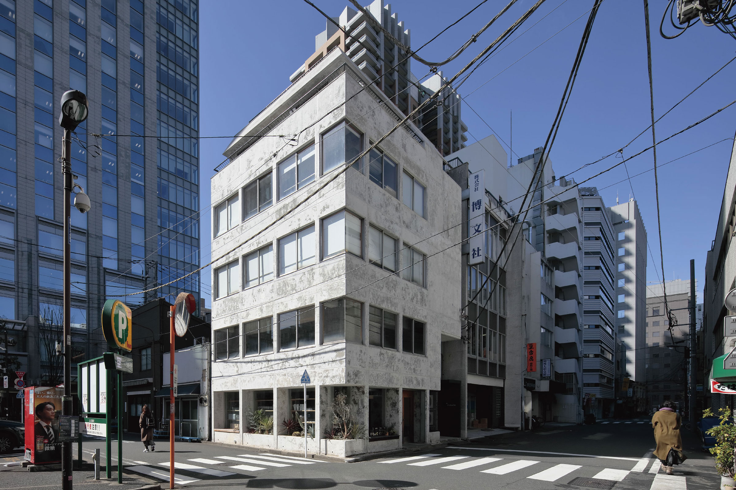 ラウンジの広さが魅力！モダンヴィンテージがコンセプトのShowcase GigのオフィスIBASHO. オフィス に込められた想いを載せる情報メディア