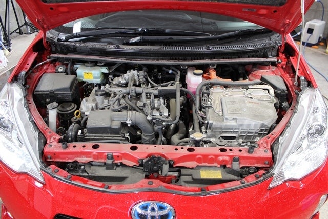 トヨタ アクア エンジンルームクリーニング施工ブルーウィッシュ 青き願い