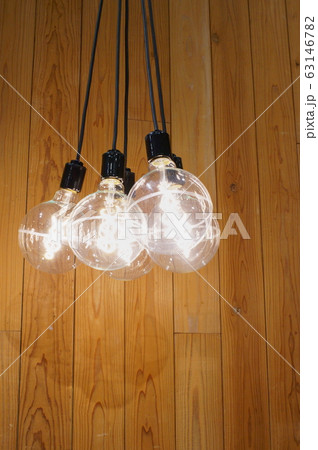 390点を超えるエジソン電球のイラスト素材、ロイヤリティフリーのベクター素材グラフィックスとクリップアート - iStock産業革命, 図書館, エジソン電球