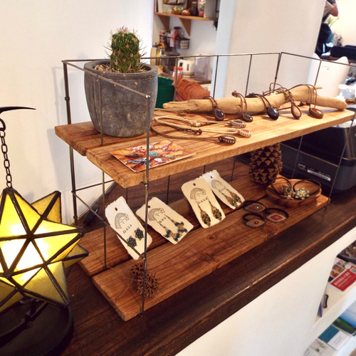 店舗デザインで知っておきたい「商品の見せ方」。ディスプレイとレイアウトのコツ 内装に関わるお役立ち情報 店舗デザインマガジン 店舗デザイン.COM