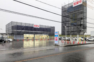 相次ぐ街路樹「不審枯れ」ビッグモーター店先、大阪は土壌調査へ - 産経ニュース