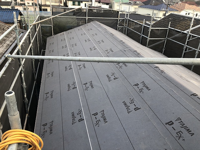 古くなったトタン屋根に最適なメンテナンスは 塗装か屋根カバー工法か葺き替えか金沢で屋根工事、点検、雨漏り修理なら街の屋根やさん金沢店