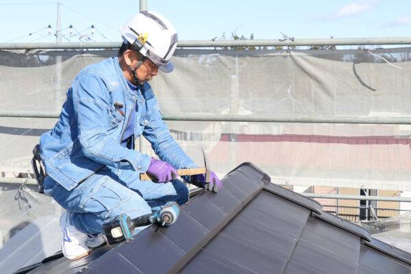 トタン屋根の特徴・種類・メリット・デメリット、適切な修理・メンテナンス方法を解説大阪の屋根工事なら街の屋根やさん大阪吹田店