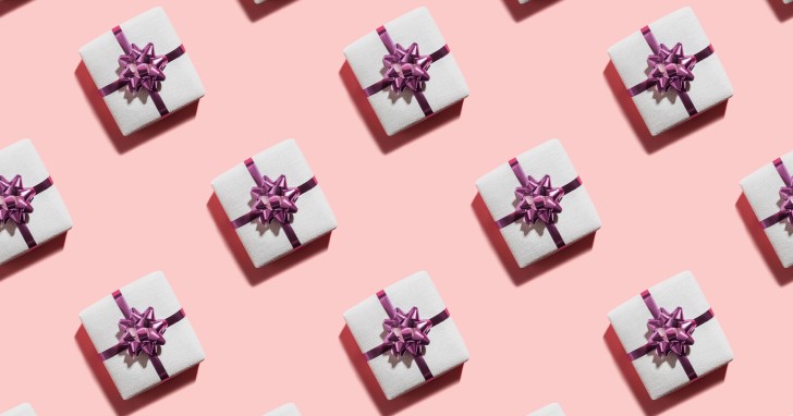 お祝いカードテンプレートでおしゃれなおめでとうのメッセージカードや合格祝いデザインを無料で作成！Canva