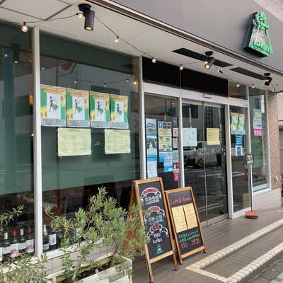 提携コインパーキング提携駐車場についてのお問合せが多かったので、 画像を右にスライドしてご参照下さい🍕 名称は「淵野辺駅北口パーキング」です🅿️※¥1,500ごとのお会計で¥100 30分 のサービス券を最大¥500 2時間30分 迄お配りしております