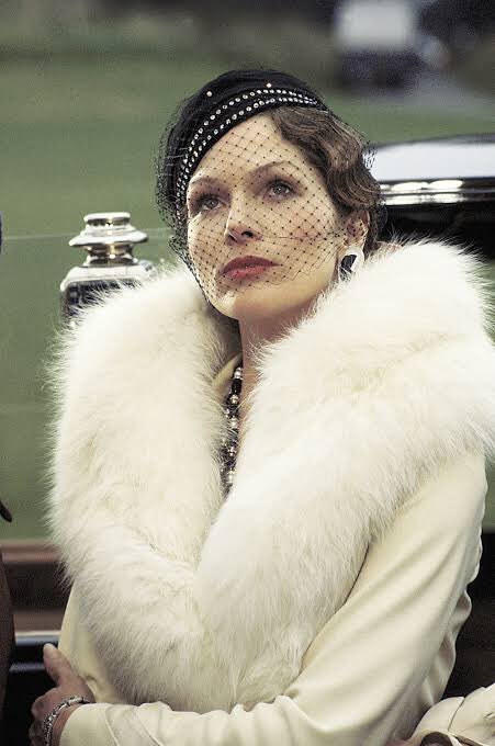 ムーンレイカー MOONRAKER1979ロジャー ムーア Roger Moore ロイス チャイルズ Lois Chiles 豪華２名直筆サイン PHOTO007直筆サイン入 写真メガ オートグラフ コレクターズ