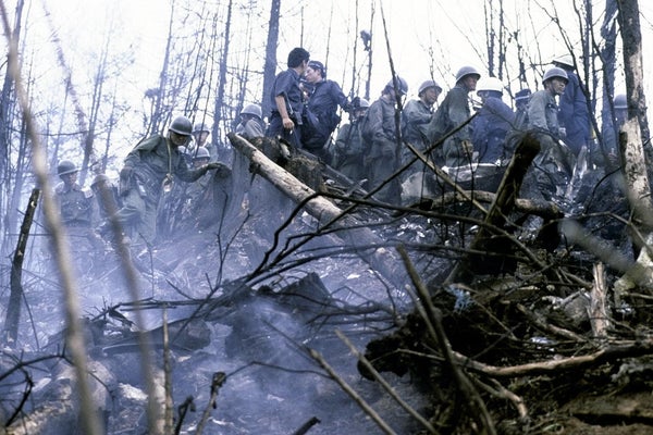 日航機墜落現場を写した私が伝え続けたい記憶X