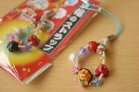 東北カード㈱こちらは青森県にあります、 青森観光物産館 アスパム 青森県物産株式会社様のお土産コーナーでございます✨ 県内最大規模の広さと品揃えのお土産店となっております👀人気のキャラクター商品も勢揃い♡ ここでしか購入できないスヌーピーのステッカー