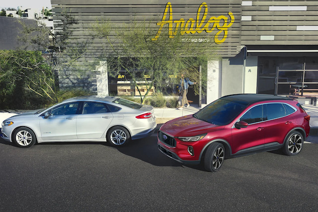 ロサンゼルスモーターショー11 フォード エスケープ 新型発表、グローバル小型SUV 1枚目の写真・画像レスポンス Response.jp