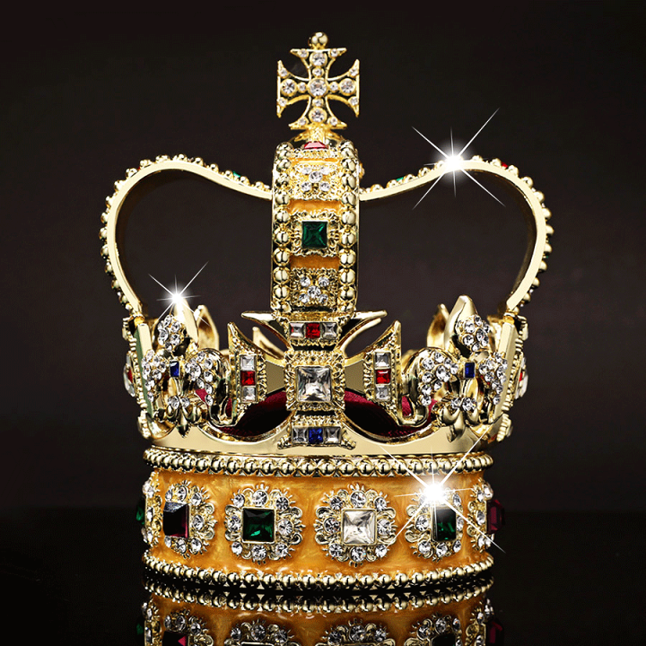 正規品英国戴冠式 ＜ヴィクトリア女王の小さな王冠 ジュエリーボックス＞王冠 クラウン キング 英国王室 紋章 イギリス ラグジュアリチャールズ三世 エリザベス女王 アクセサリーケース リングケース 宝石箱 ギフト 誕生日プレゼント PICALS ピカルス ピィアース