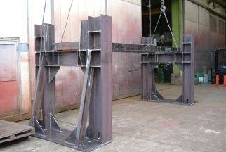 架台とは？1分でわかる意味、架台工事、設備架台、ラックとの違い