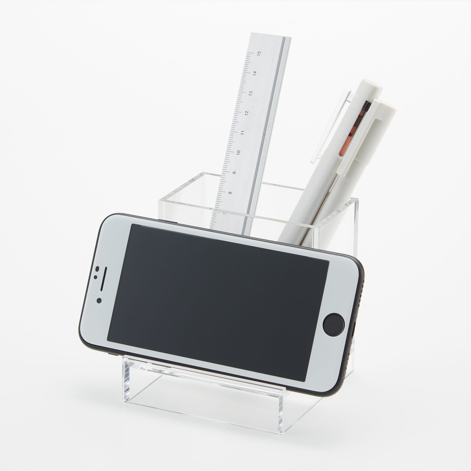 オフィスのデスク周りをおしゃれに整理整頓。おすすめグッズ 「貼るデスクラック」やガジェット収納グッズなどMONOCO