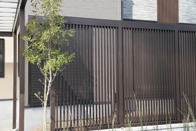 ブロック塀撤去のための補助金を徹底解説！目隠しフェンスのアイデアも紹介！フジエネ