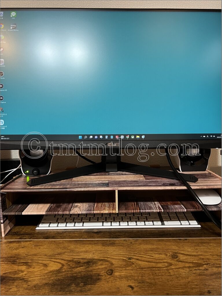 ダイソーのパソコンモニターラックでデスク周りをスッキリ