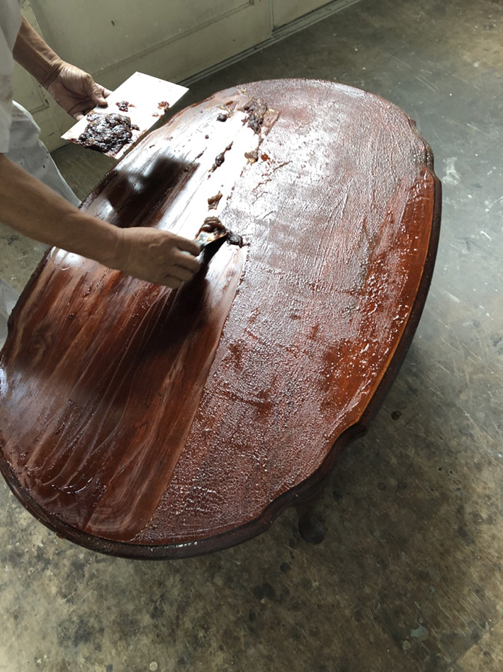 テーブル塗装・家具塗装を専門とする会社です