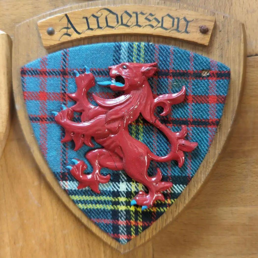 車のエンブレム