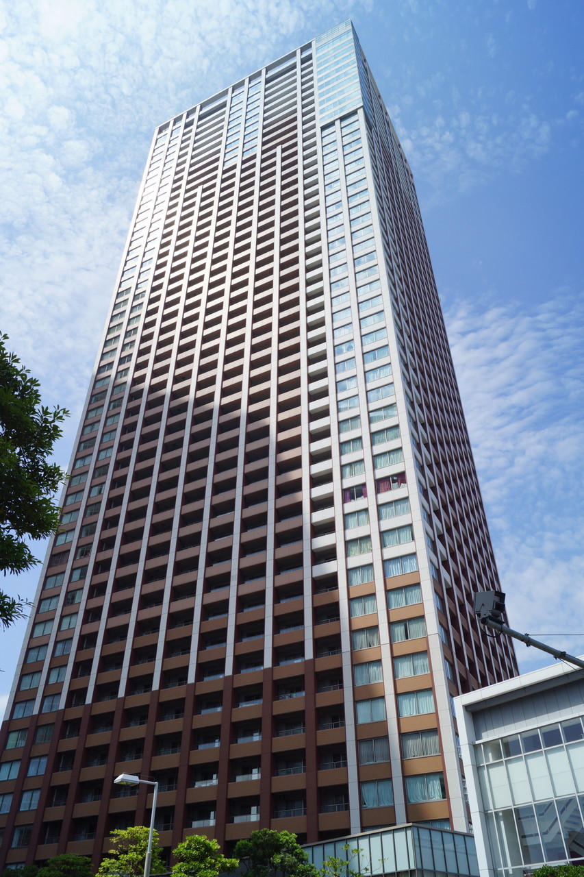 芝浦アイランドエアタワー 𝘚𝘩𝘪𝘣𝘢𝘶𝘳𝘢 𝘐𝘴𝘭𝘢𝘯𝘥 𝘈𝘪𝘳 𝘛𝘰𝘸𝘦𝘳芝浦アイランドエアタワーは、総戸数871戸・賃貸タワーマンションです。48階建ての住居棟と迎賓館のようなクラブハウス棟で構成されるレジデンスです✨𝘊𝘖𝘕𝘊𝘌𝘗𝘛 エアタワーの