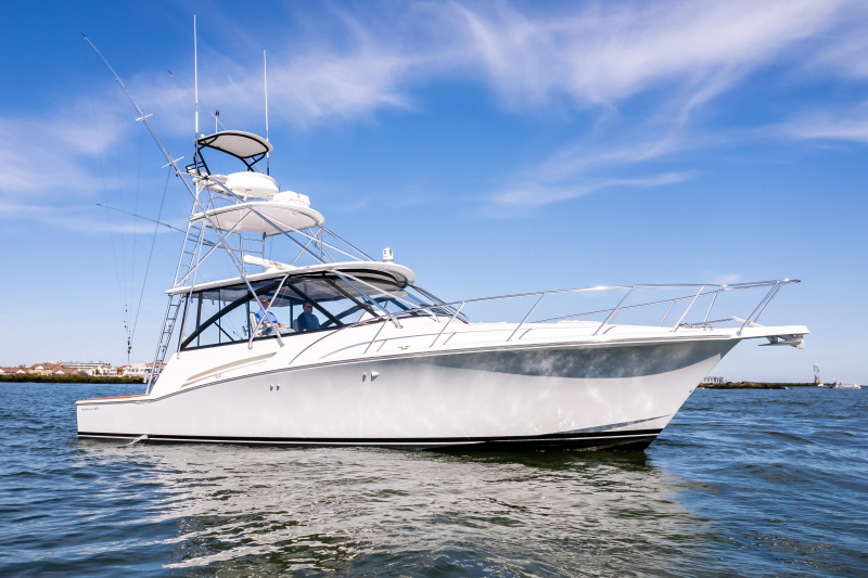 破格 豪華クルーザー「SeaRayサンダンサー60」が驚きの中古艇価格で販売されていた