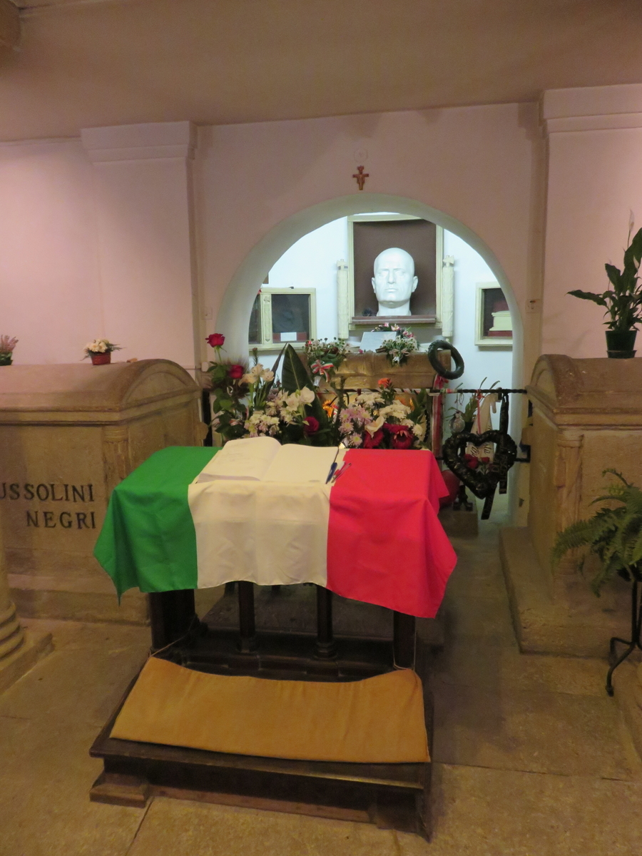 ベニート・ムッソリーニ - Wikipedia