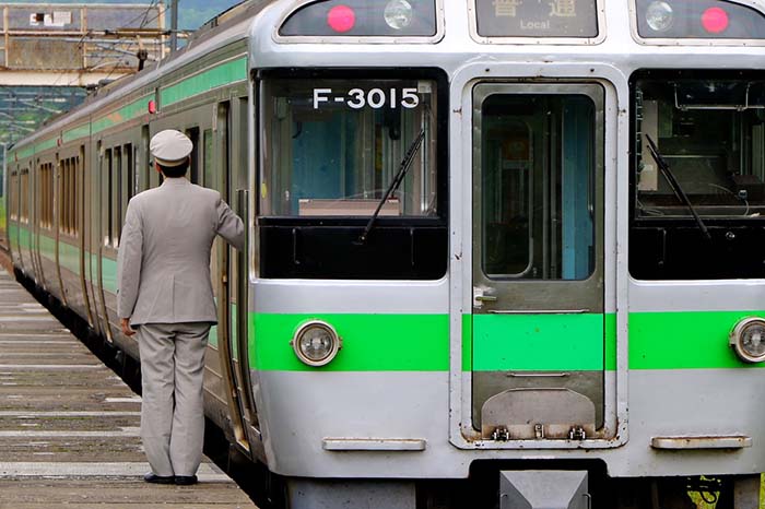 鉄道車掌 - 職業詳細職業情報提供サイト job tag