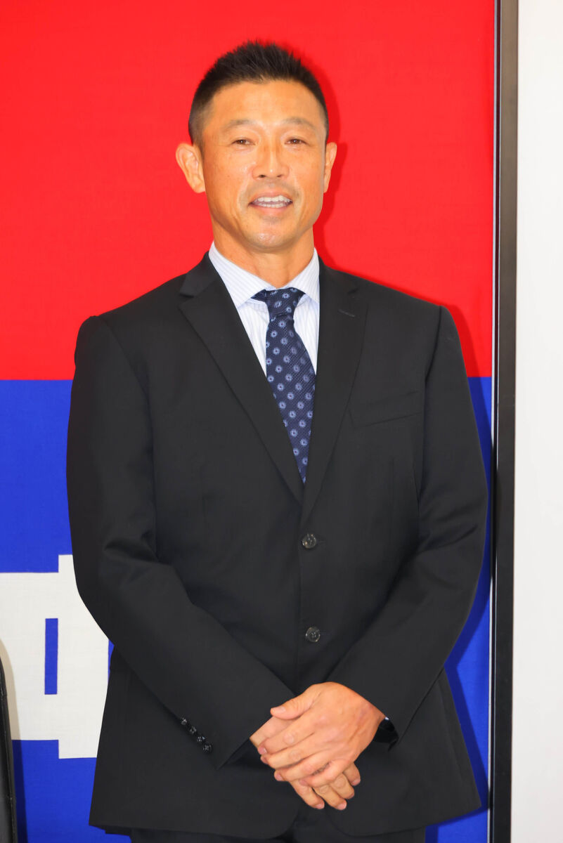 2000年 カルビー 大塚晶文 トレーディングカード - メルカリ