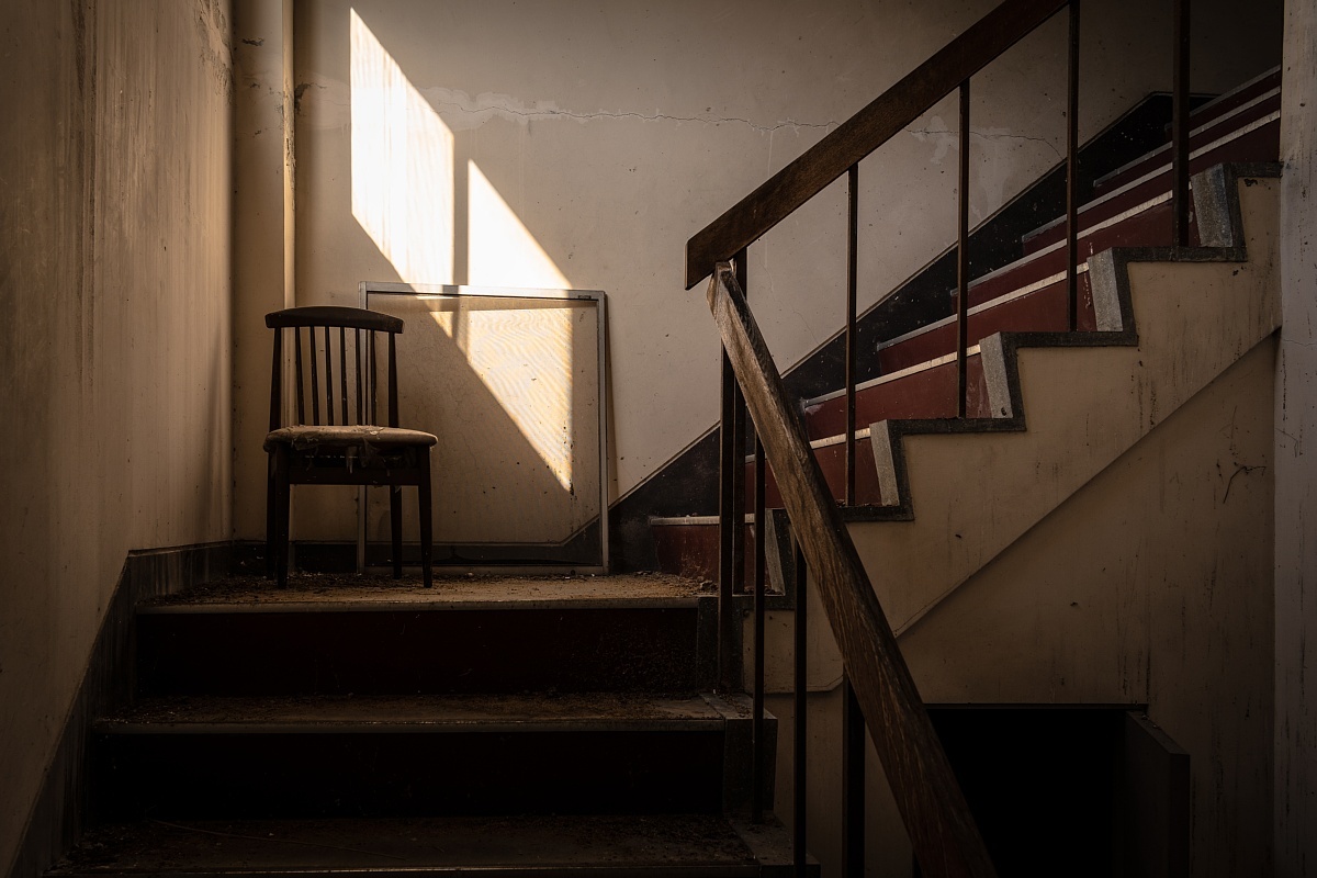 昭和の紡績工場の社員寮 : Soul Eyes