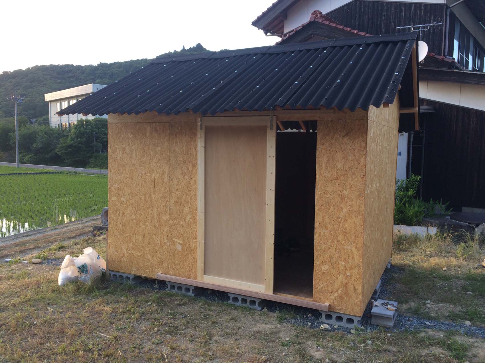 DIYで建てるおしゃれな「小屋キット」で、おうち時間をめいっぱい楽しむThe 樹脂サイディング