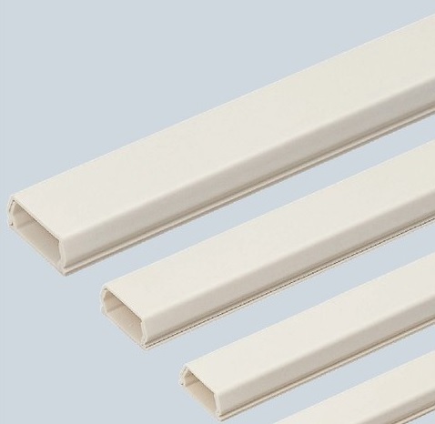 部屋を這う延長ケーブルがスッキリ 配線カバー