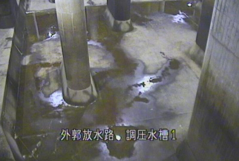 首都圏外郭放水路の写真を解説文とともに紹介します。問題解決型写真家西澤丞のウェブサイトJOE NISHIZAWA PHOTOGRAPHS