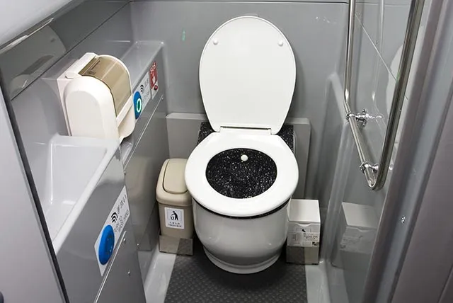 高速バス、夜行バスのトイレから音漏れすることはある？恥ずかしい時の対策│バスのりびと