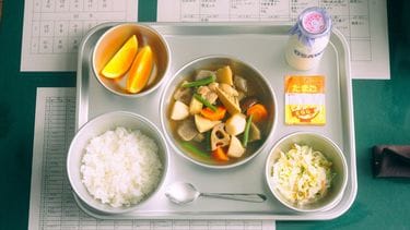 給食調理員の年収が低いのはなぜ？年収を上げるためにできることは？ - ホテル・宿泊業界情報コラムおもてなしHR