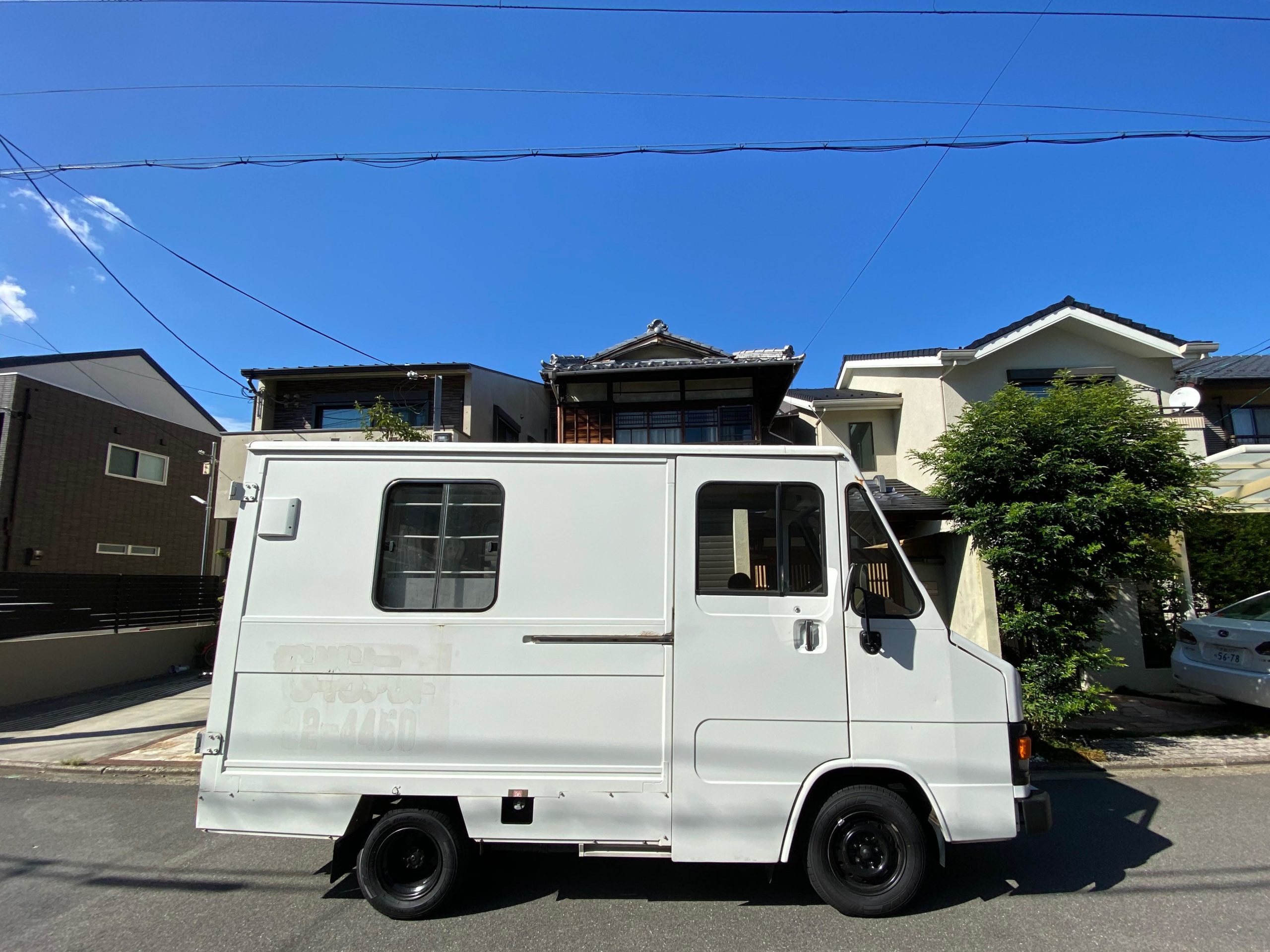 宅配バンの内装家具が全て完成クーラー取り付けとアイランドキッチンを製作 車中泊キャンピングカー完成目前