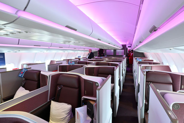 客室乗務員の制服で知る、あの航空会社の昔と今 5「世界を挑発する。」セクシーさとフェミニンさが共存するヴァージンの伝統マイナビニュース