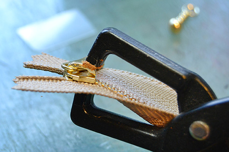 アクセサリー後付けスライダーYKK㈱ ジャパンカンパニ