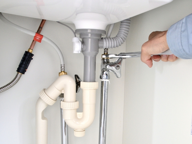 配管補修 地面の塩ビ管の水漏れを修理しました 横浜市戸塚区