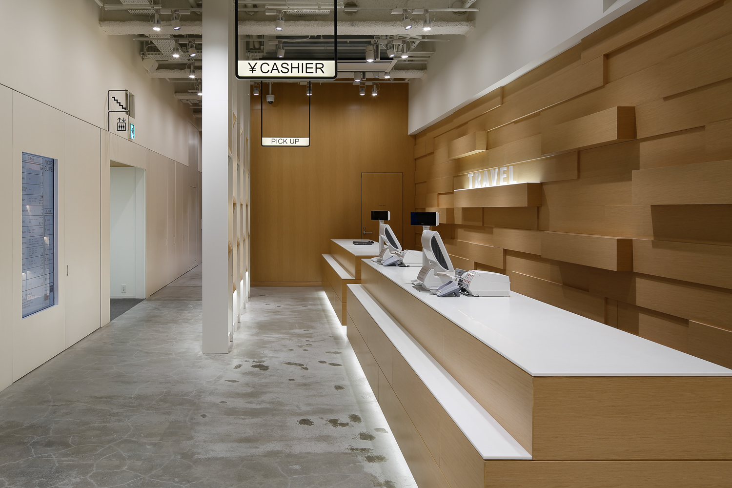 駅構内案内納入実績高品質なサインを企画・製造 サインメーカー サカイ・シルクスクリーン