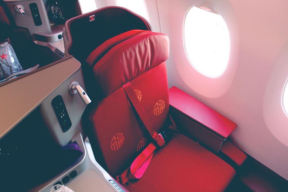 元CAが明かす！ファーストクラスに無料アップグレードされる裏技マイル獲得ならマイレージ総合研究所