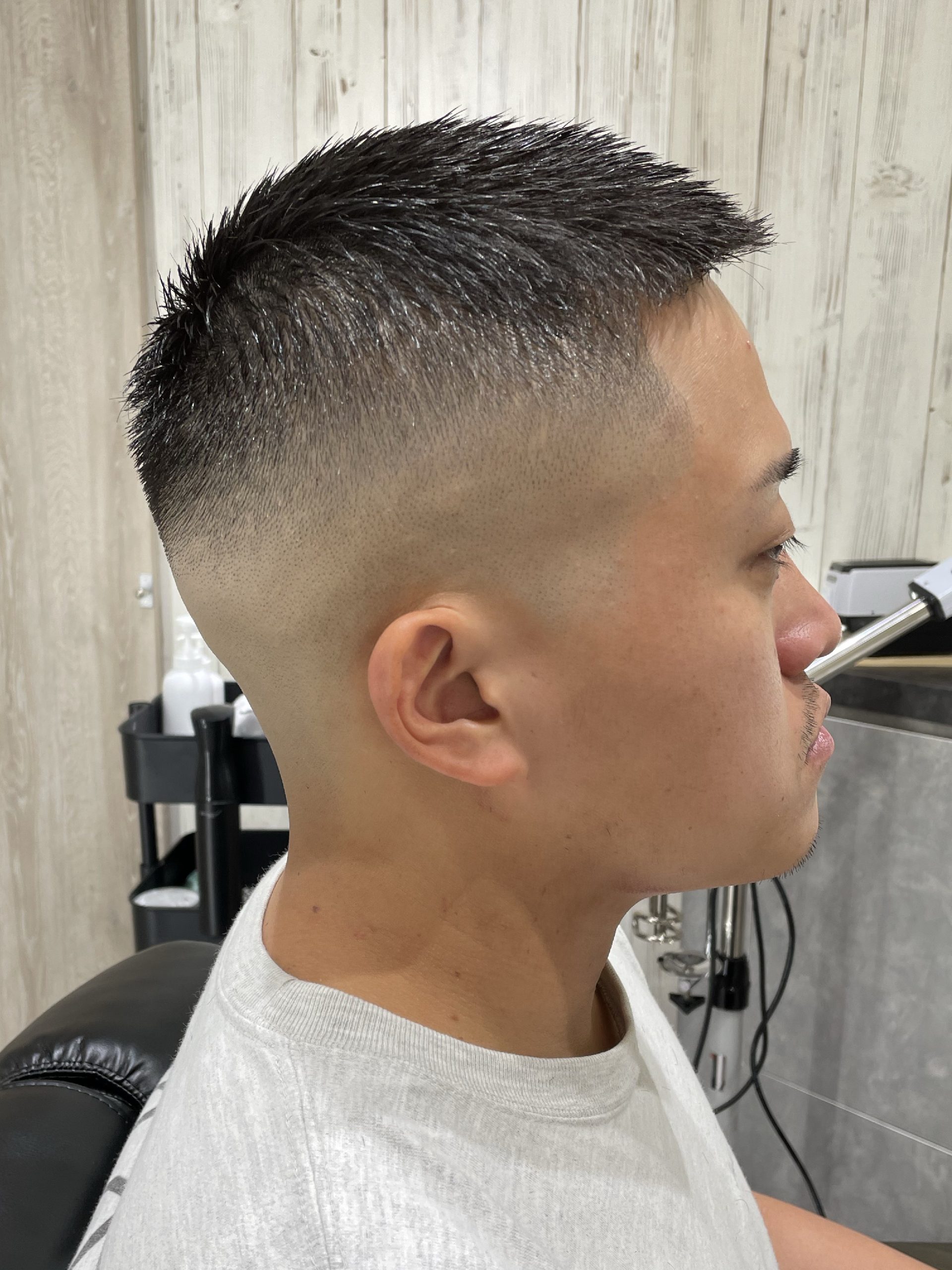 震災刈り ハイフェードヘアスタイル東京メンズバーバーショップといえばMillionBucks