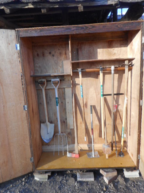 Amazon農具収納ガーデンラックツールボックスクリーニングツール収納ガーデンツールラック、滑車付き、移動が簡単、収納便利、多機能倉庫収納ラック、家庭用屋外屋内使用に最適49.7*42.9*77.9cm,ブラック物置・倉庫