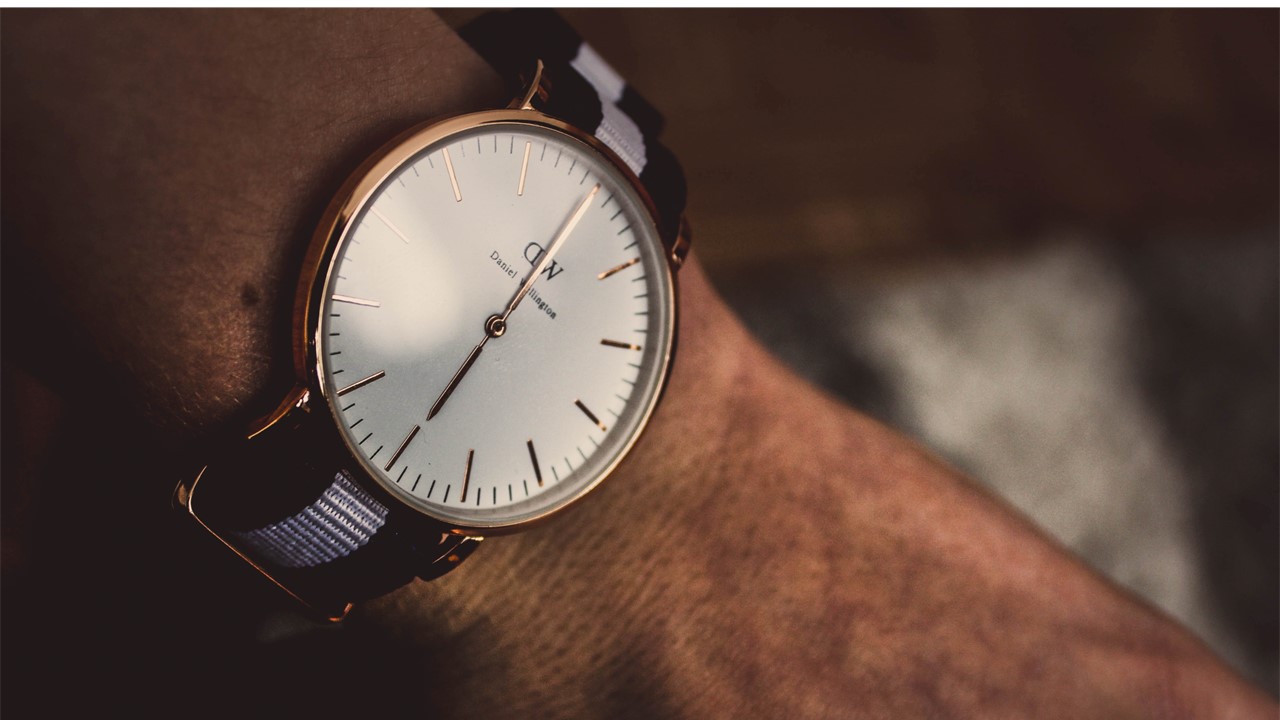 初めてNATOストラップを購入し、SARB035に付けた。革ベルトとは雰囲気がまるで変わり、カジュアル感・アウトドア感が出た。今週はこれで宮城出張に出かけ、大晦日まで頑張ろう💪腕時計SEIKOSARB035白文字盤白文字盤はビジネスシーンに合うseikosarb035