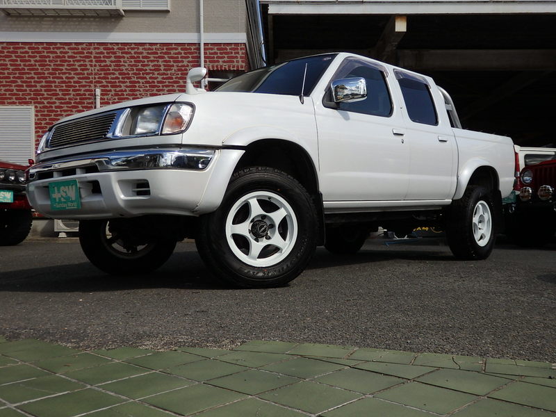 NISSAN DATSUN TRUCK ダットサントラック ダブルキャブ 2.7ディーゼル AXターボ4WDSTOCK札幌の中古車販売・カスタム・メンテナンスBE TRADE・ビートレード