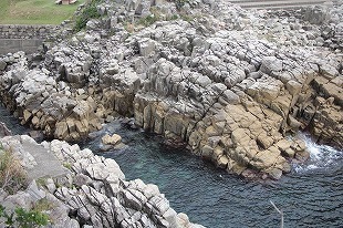 越前海岸ドライブ 鉾島からの呼鳥門便所見学: pop trip Blog 2