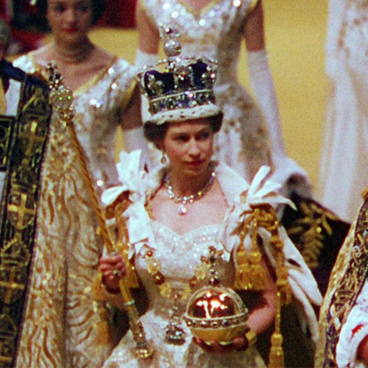 チャールズ国王の戴冠式ロイヤル・アッシャー公式 – ジュエリー 婚約・結婚指輪ROYAL ASSCHER