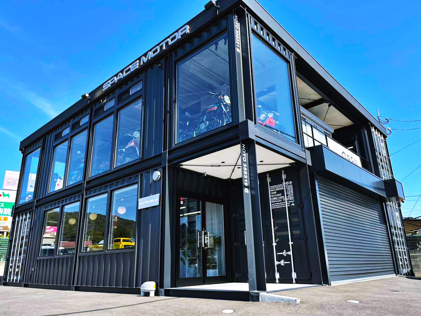 福岡支店のある福岡県内でイベント用店舗をコンテナハウスで設置させていただきました ^^ 前日の台風も問題なく過ぎ去りコンテナ の丈夫さにお客様も安心されてました！今週末からセレクトショップが開業されます ^^