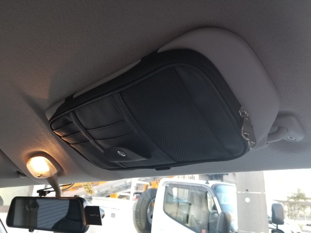 車中泊の収納アイデア5選 狭い車内で荷物の置き場を確保する方法を解説 - ハピキャンキャンプ・アウトドア情報メディア