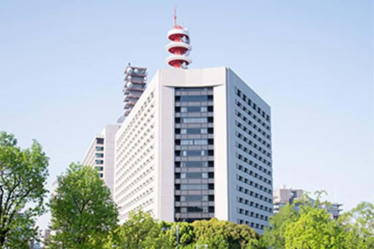 警視庁の屋上に立つアンテナ塔の無料の写真素材 - ID.44362フリー素材 ぱくたそ