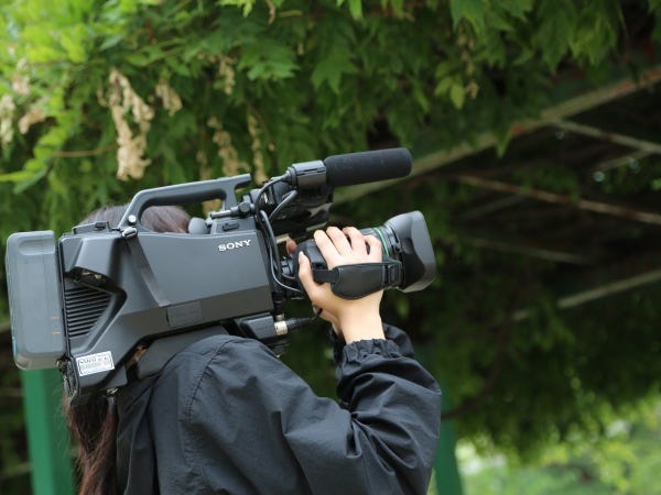 有限会社ビズクリエイト 事務所の求人・転職情報 かけがえのないブライダル映像の制作 撮影・編集はたらいく