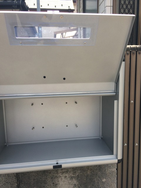 郵便ポストをDIY市販品をリメイク→コンクリート壁に取り付けまでスローホーム